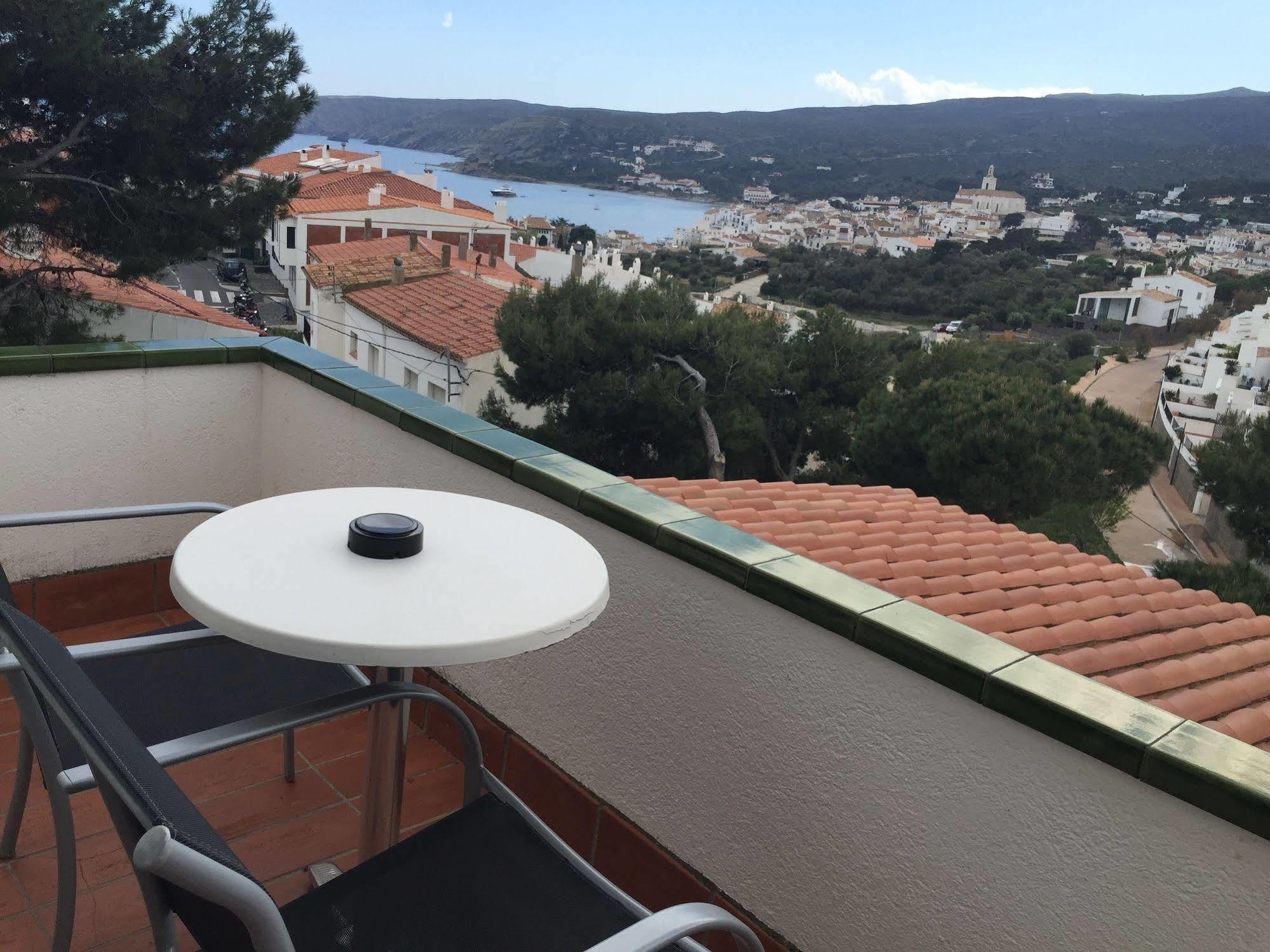 S'aguarda Cadaqués